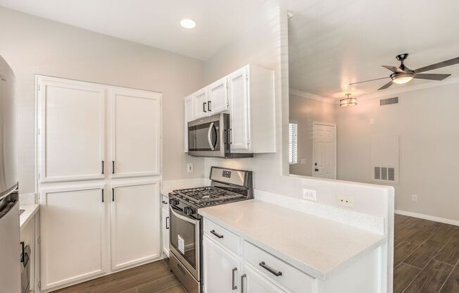 Beautiful Remodeled Condo located on the First floor with 2 bedrooms!