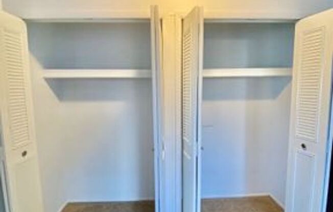 2 beds, 1 bath, 850 sqft, $1,345, Unit 810