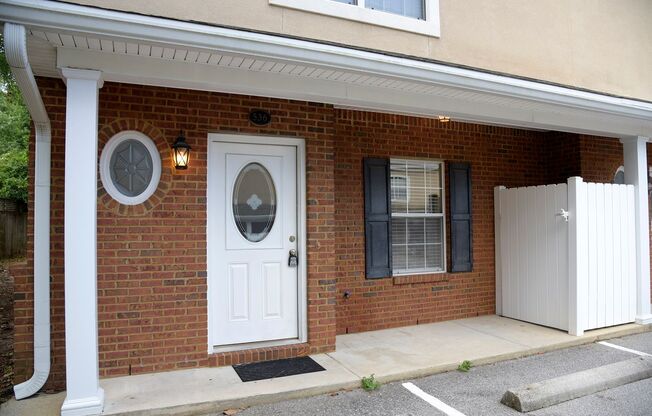 Spacious End Unit Townhome!