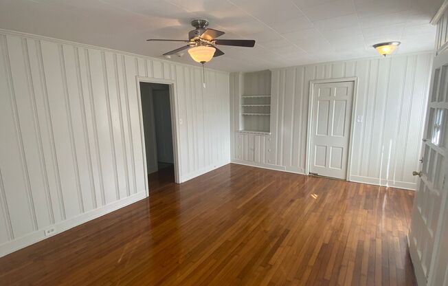 Adorable Old West Durham Home / Fenced Backyard