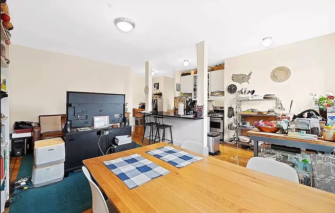 1 bed, 1 bath, 3 sqft, $2,700, Unit 4H