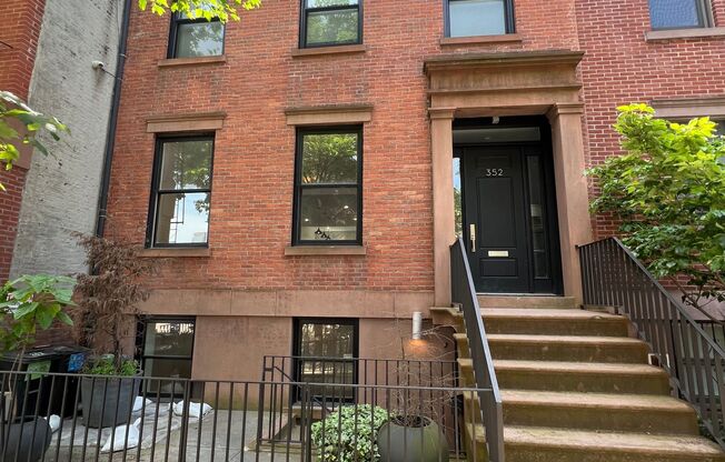 352 DEGRAW ST