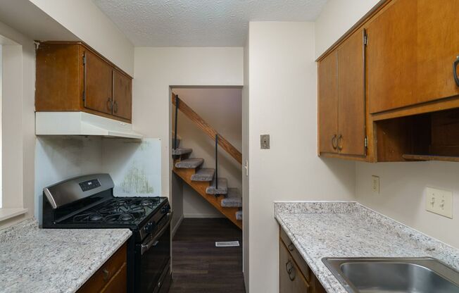 2 beds, 1.5 baths, $1,350, Unit 773 E Thurber Dr Apt. C