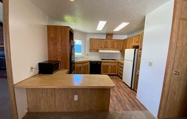 Senior (55+) Affordable Luxury Mobile Home in Country Club Setting of Knollwood Village