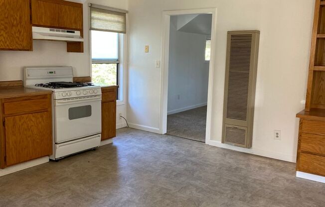 2 beds, 1 bath, $2,200