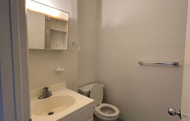 1 bed, 1 bath, $1,325, Unit #1F