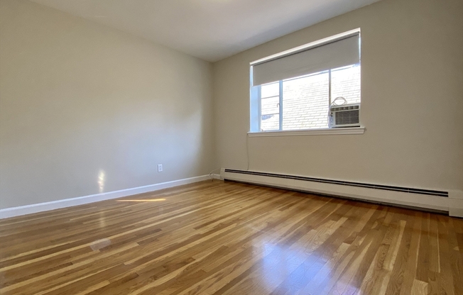 2 beds, 1 bath, 1,000 sqft, $2,400, Unit 1