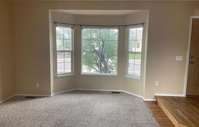 8021 Lodi Ln