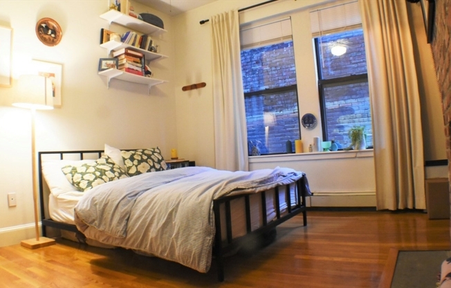 3 beds, 1 bath, $4,675, Unit 1