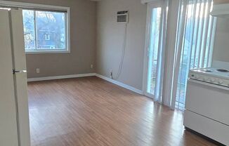 1 bed, 1 bath, $650, Unit Apt 6