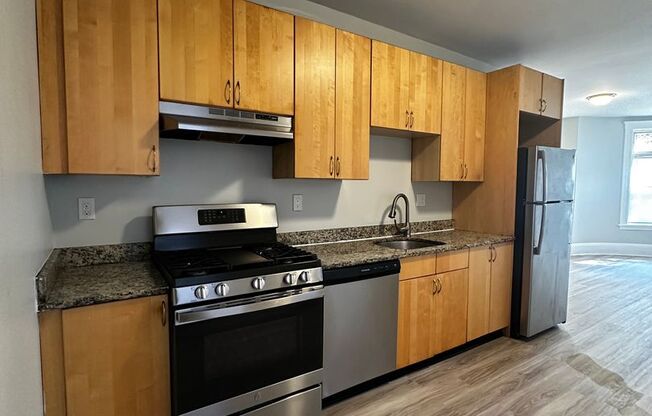 2 beds, 1 bath, 800 sqft, $2,295, Unit 12-1F