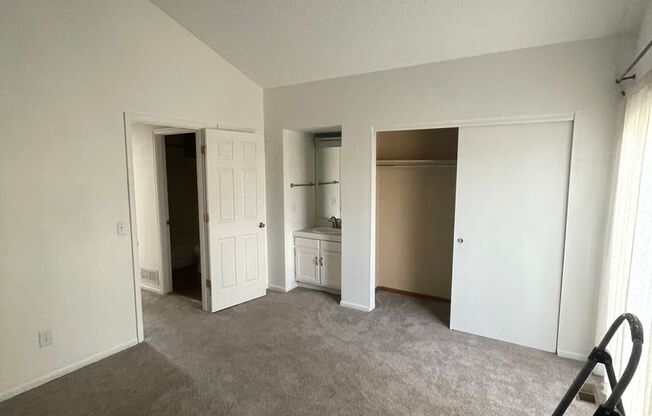 Charming 3b/3b Townhome In Downtown Louisville