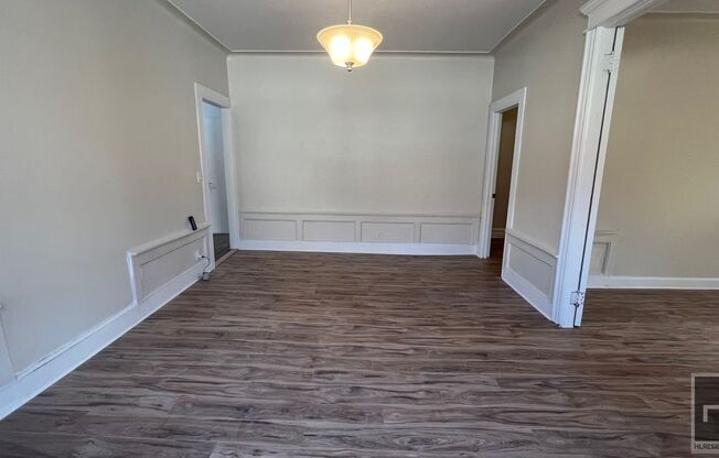 433 E 2 ST