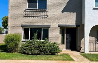 2927 E FAIRMOUNT AVE