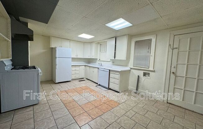 1400 NW 22 ST