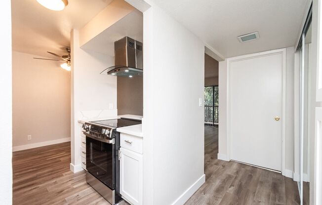 1 bed, 1 bath, 636 sqft, $1,700, Unit 310