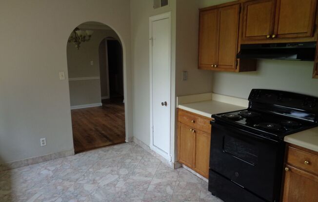 3 beds, 1 bath, $1,225