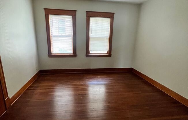 2 beds, 1 bath, $1,395