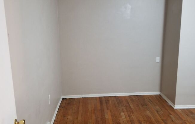 Conveniently Located 2 Bedroom Apartment in Millvale!