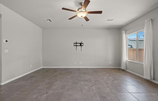 Large 5-Bedroom 3-Bathroom Home in Gated Community!