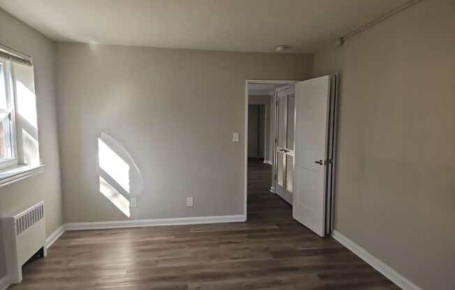 1 bed, 1 bath, 700 sqft, $2,200, Unit B-01