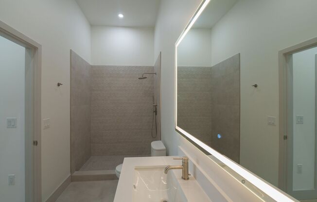 3 beds, 2 baths, 1,348 sqft, $2,622, Unit 114