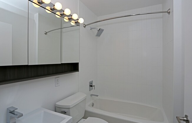 1 bed, 1 bath, $4,625, Unit 301