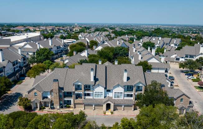 a large group of houses in a suburb