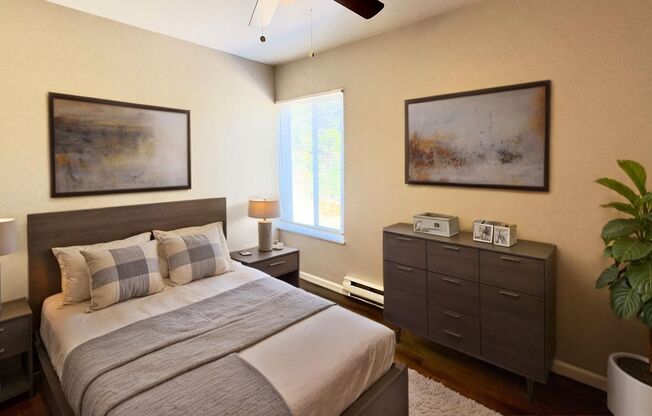 2 beds, 1 bath, $1,025, Unit 110