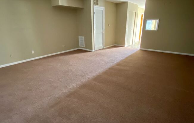 2 beds, 1.5 baths, 1,100 sqft, $1,035, Unit 43