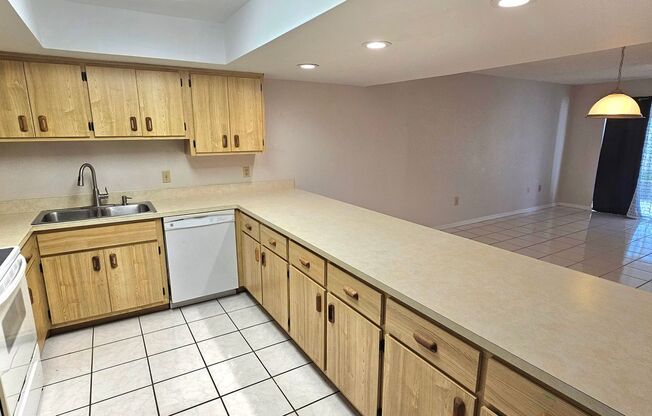 Indian Harbor Beach- 2 Story Townhome