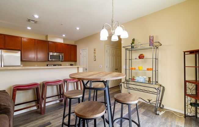 2 beds, 2 baths, $1,895