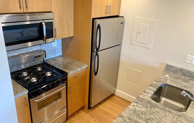 Studio, 1 bath, 460 sqft, $2,813, Unit 0627