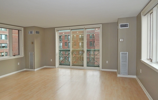 10 Rogers St