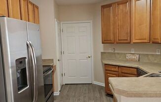 3 beds, 2 baths, $1,595, Unit # 1321