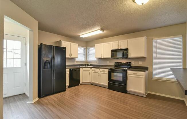 4 beds, 3 baths, 2,056 sqft, $2,795