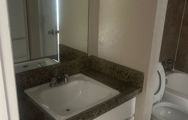 2 beds, 2 baths, 1,000 sqft, $1,725, Unit 3-1631-B