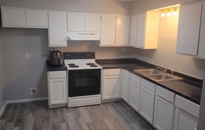 Oak Apartments in Kenosha