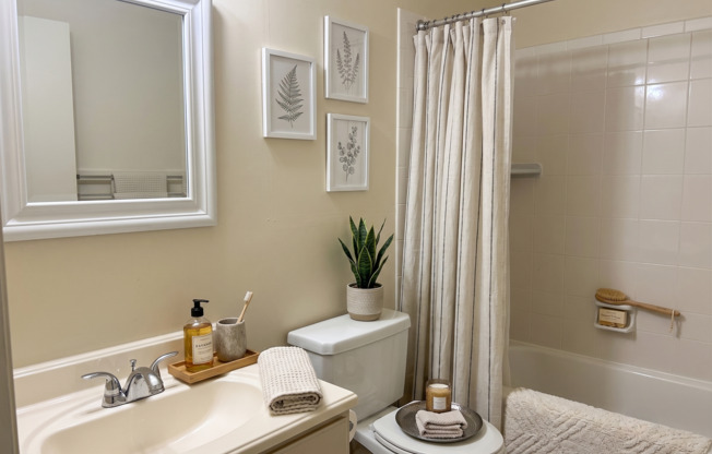 1 bed, 1 bath, 588 sqft, $1,330, Unit 00 - L-14
