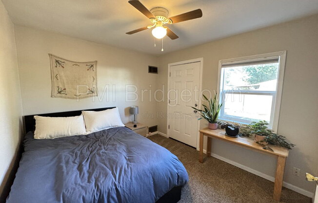 2 beds, 1 bath, 904 sqft, $2,190