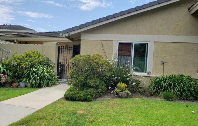 Gorgeous Single Story 3 bedroom Condominium