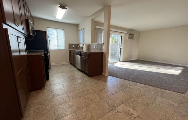 Beautiful 2 Bedroom 2 Bathroom Scripps Ranch Condo! **Parking Included**