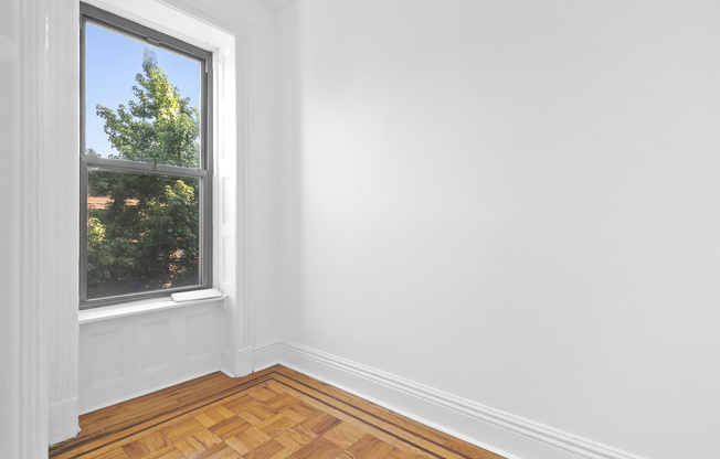 28 ALT HART ST