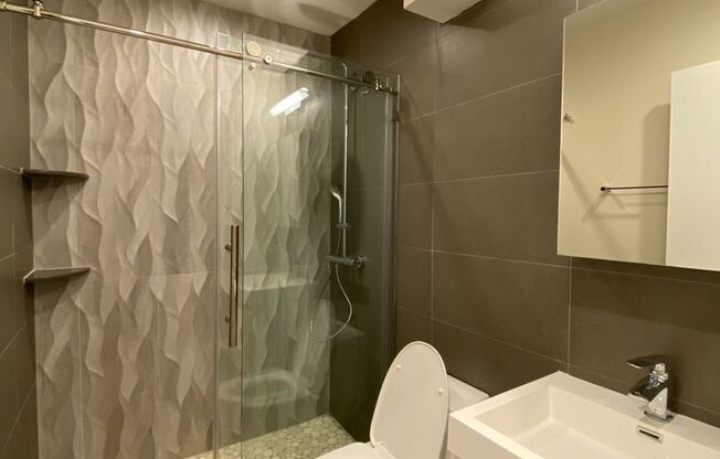 2 beds, 2 baths, 700 sqft, $2,695, Unit 503