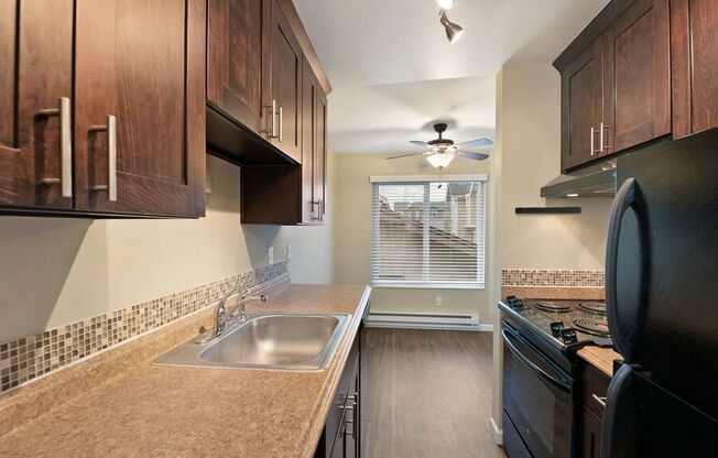 2720 14 AVE S