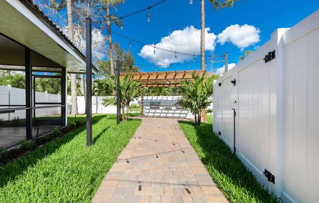 Wellington, FL apartment homes | Palm Court at Wellington Apartments | Apartments for rent in Wellington, FL