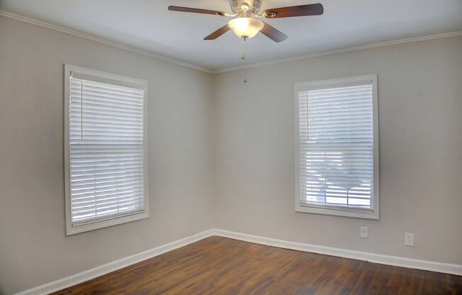 2 beds, 1 bath, 770 sqft, $1,250, Unit 4615 E 4th Place