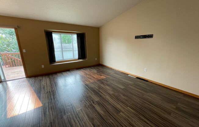 Beautiful 3 Bed Townhome in South Fargo!