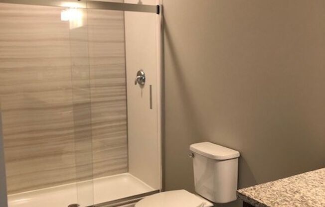 2 beds, 2 baths, 938 sqft, $1,950, Unit 204