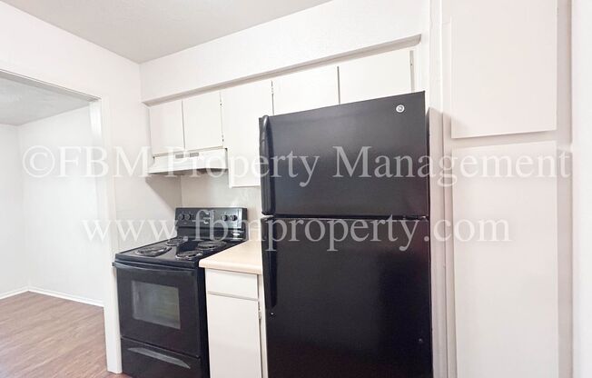 2 beds, 1 bath, $1,025, Unit 121